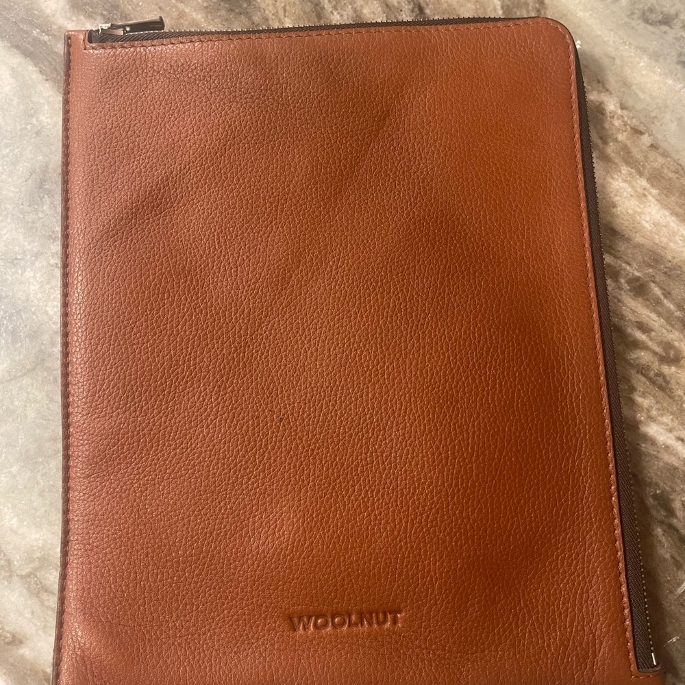 Woolnut IPad case with IPencil holder